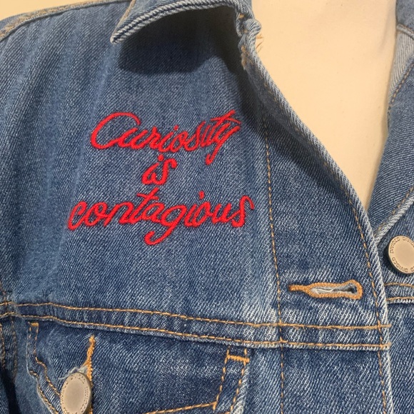 Divided by H&M unique Jean jacket size 6 with amazing decals front and back - Picture 3 of 9